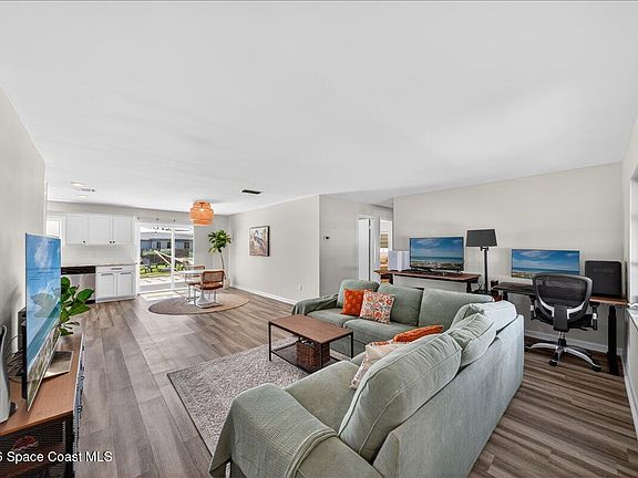 5th image of 507 Bounty Ave NE