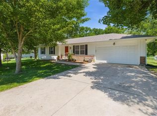 404 Ann Ave, Harrisonville, MO 64701
