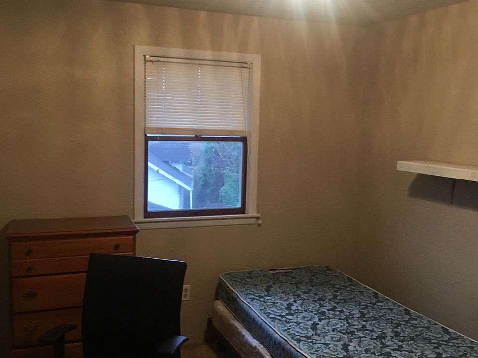 2nd image of 600 Cayton St