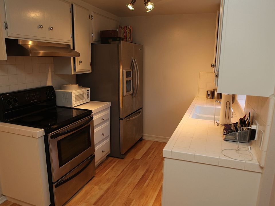 1st image of 100 Loma Ave Unit 203