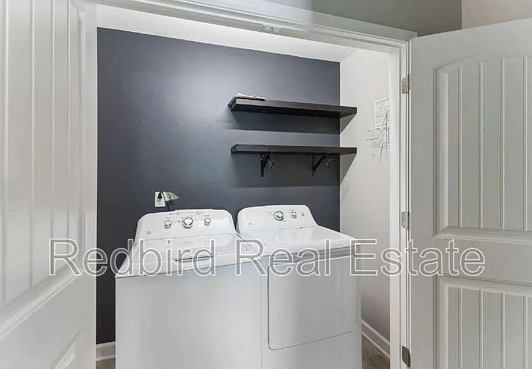 248 Rowlette Cir — Photo 23