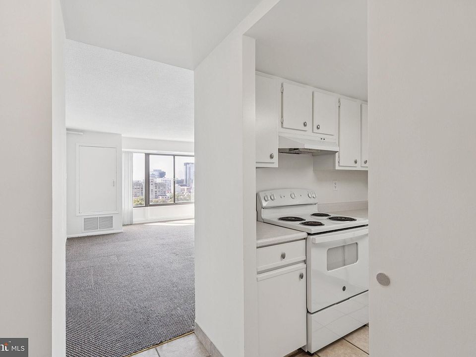 2nd image of 2001 Hamilton St APT 1520