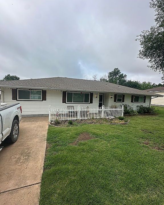 1st image of 217 E Ponca St