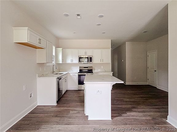 4th image of 728 Chapel Hill Rd
