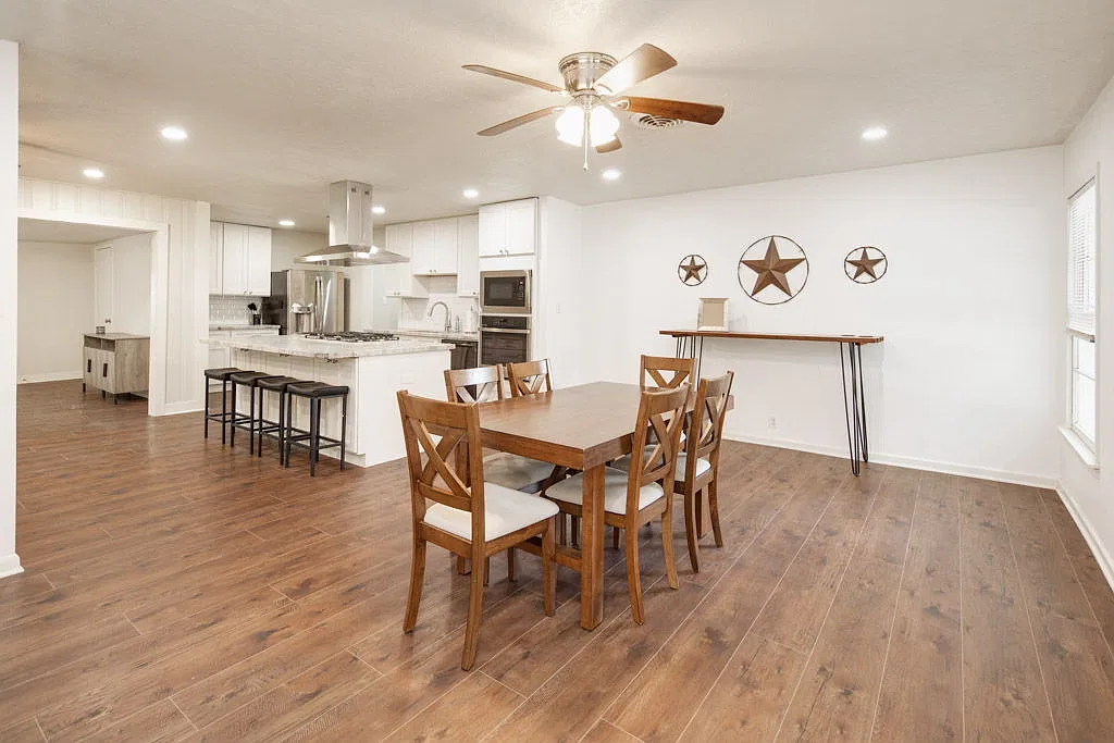 4 bed, 1992 sqft, $3,250 — Photo 3