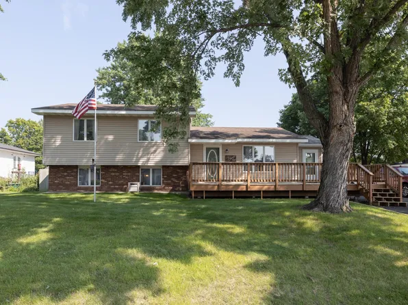 740 Laura St, Prescott, WI 54021