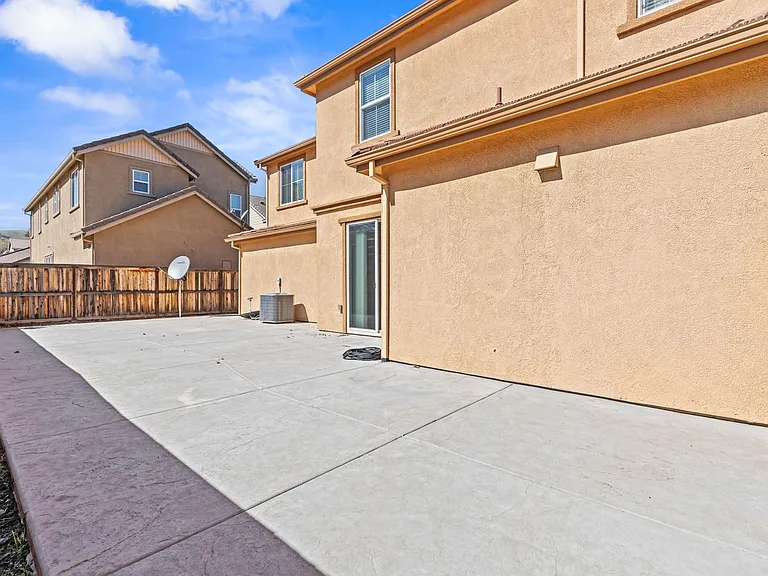 20833 Grapevine Dr — Photo 24