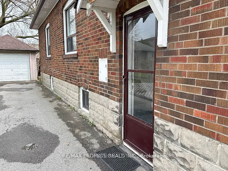 41 33rd St — Photo 33