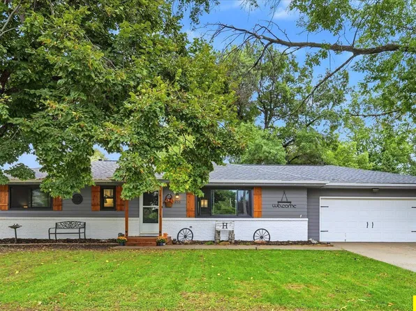 850 N 14th St, Blair, NE 68008