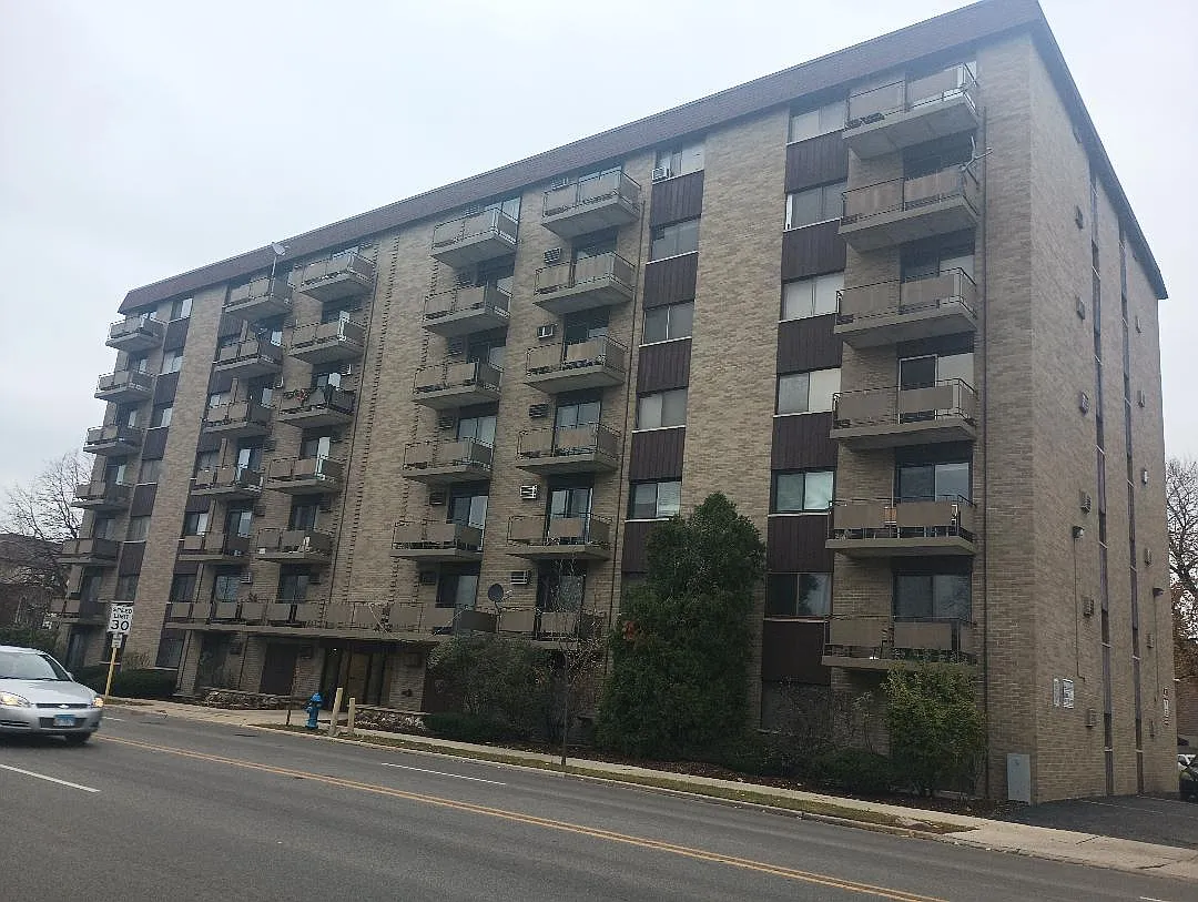 850 Des Plaines Ave APT 610 photo 1