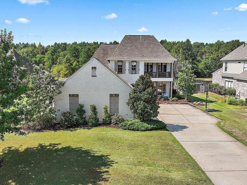 1st image of 132 Bienville Dr