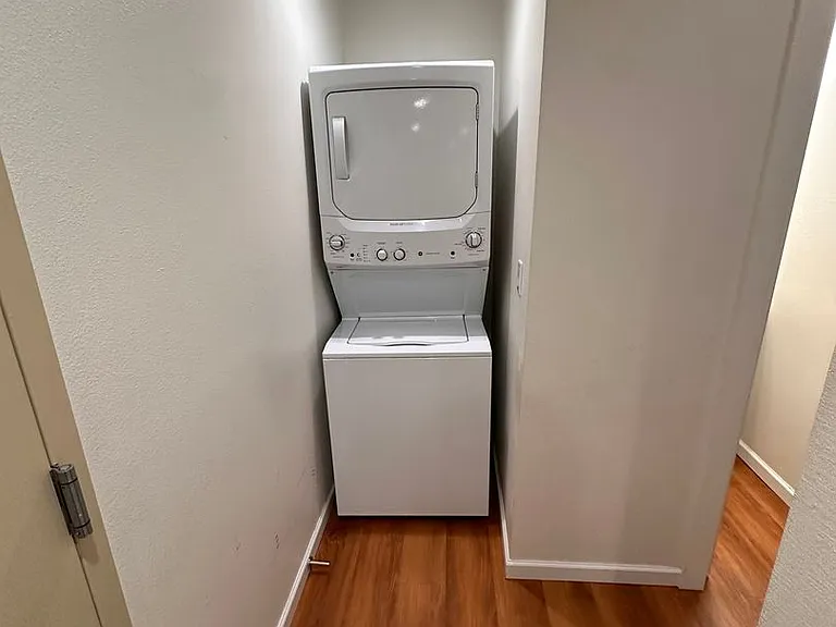 4732 22nd Ave NE #5 — Photo 5