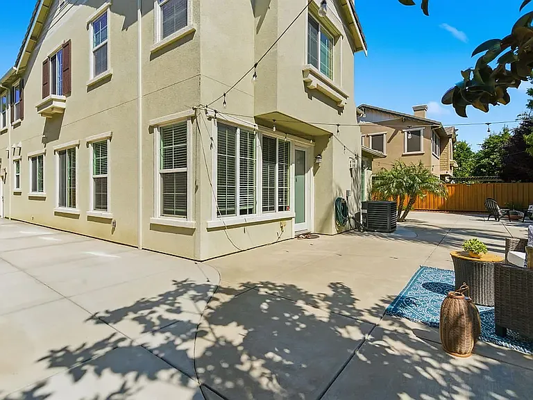 456 N Sierra Madre St — Photo 8