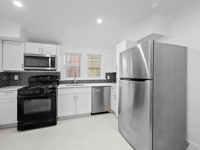 20 Overhill Pl #3 — Photo 3