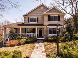 15 Robinhood Rd, Winchester, MA 01890