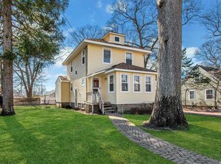 20 Jenkins St, Islip, NY 11751