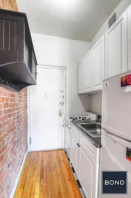 Rented by Bond New York | media 9