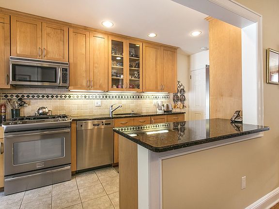 5th image of 6754 Selfridge St