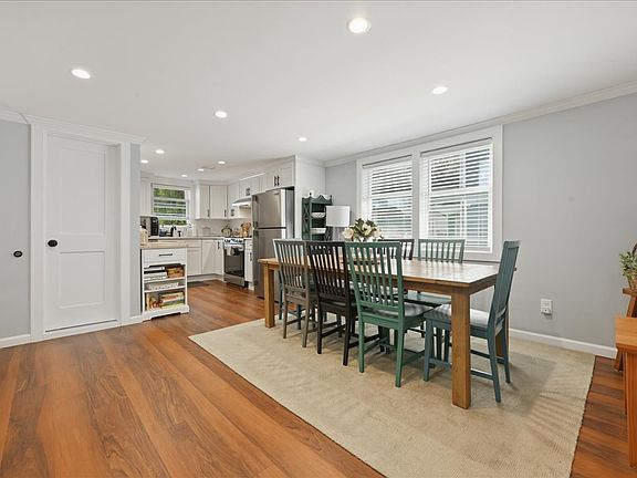 2nd image of 5 Carlton Ave APT 2