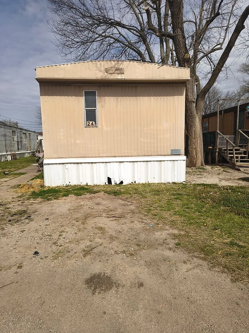 East Mobile Home Park — Photo 2