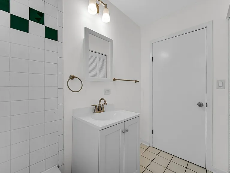 2842 Schrage Ave — Photo 14