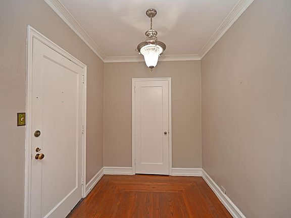 5th image of 3900 Rose Hill Ave Unit 303A