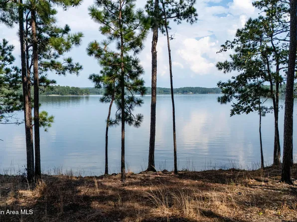 63 Rampart Ct, Alexander City, AL 35010