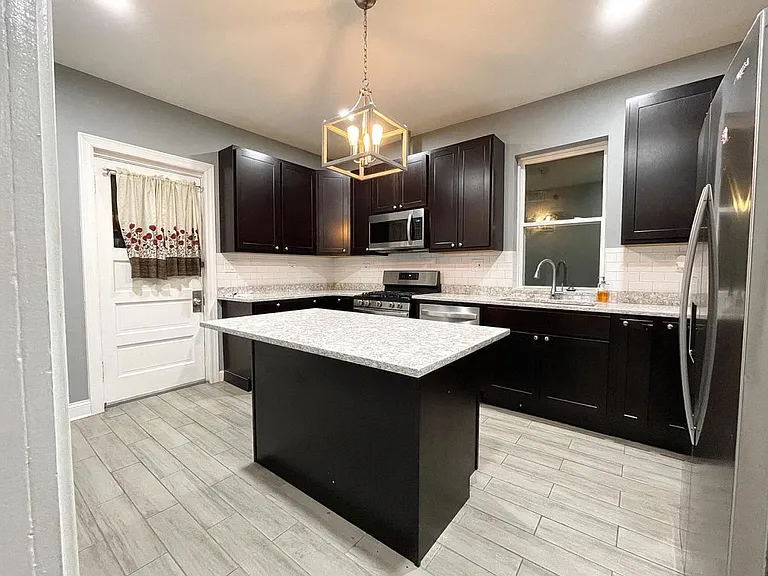 2327 N Harding Ave #2 — Photo 6
