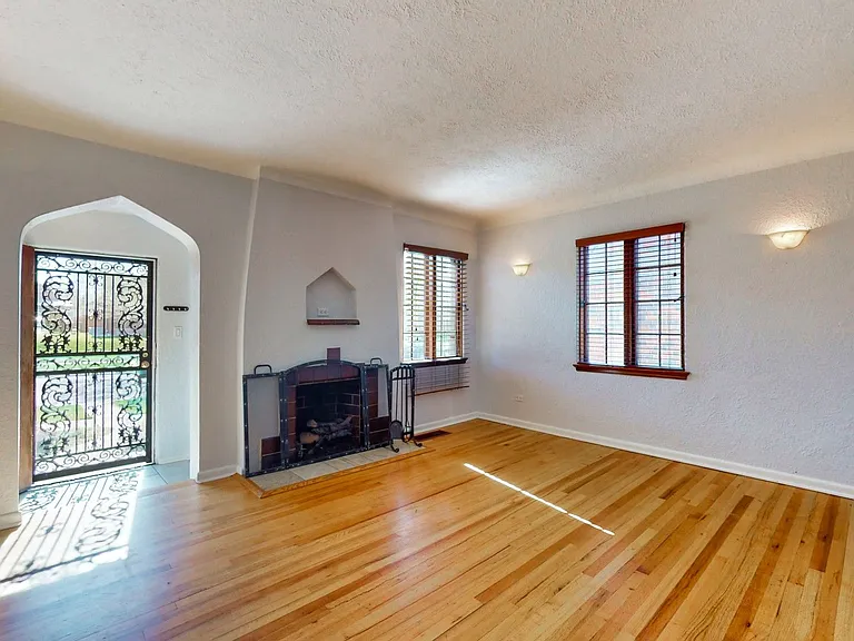 3317 N Saint Paul St — Photo 8