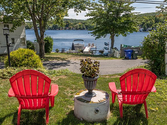 129 West Wakefield Boulevard