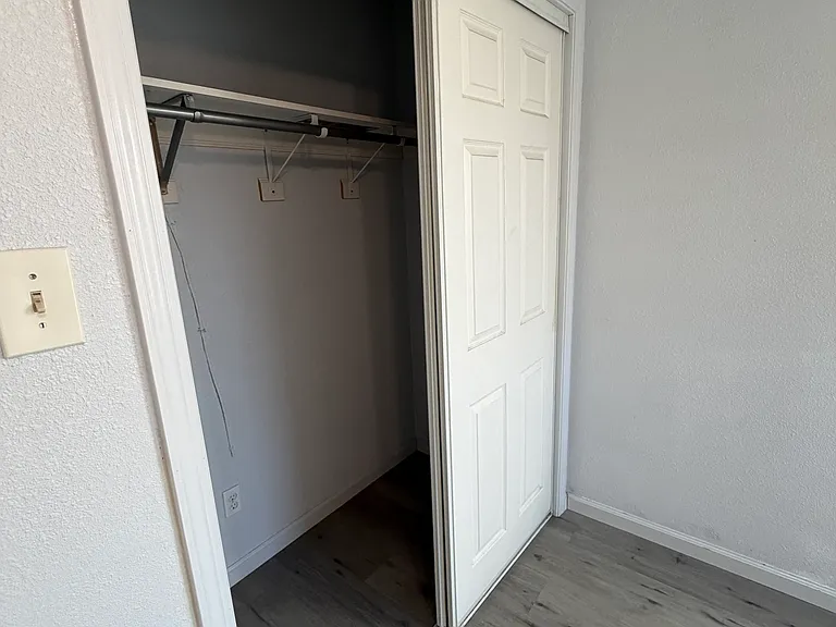 325 Mission St — Photo 8