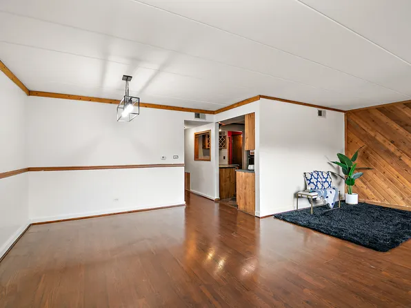 9608 W Higgins Rd APT 2C, Rosemont, IL 60018