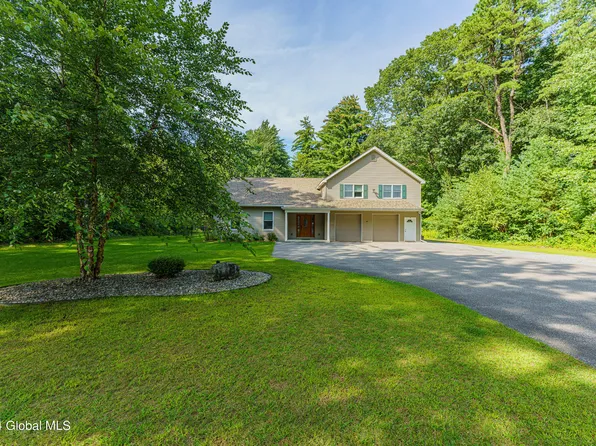35 Dyer Switch Road, Saratoga Springs, NY 12866
