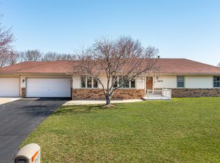 6651 Red Barn Rd, Loves Park, IL 61111