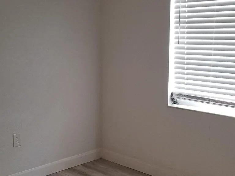 1259 New York Ave #3 — Photo 10