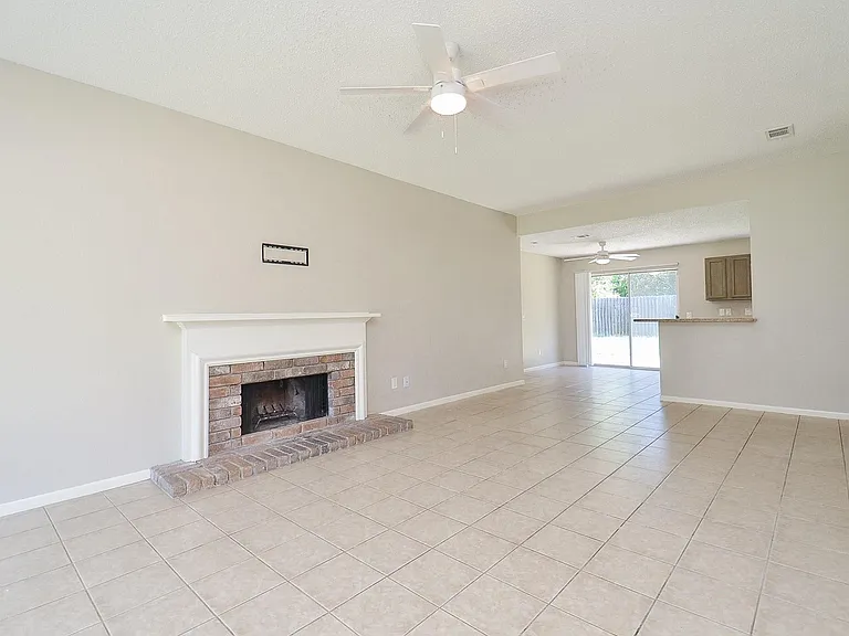 22630 Powell House Ln — Photo 6
