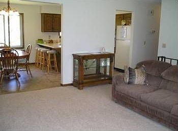 5th image of 701 96th Ln NE