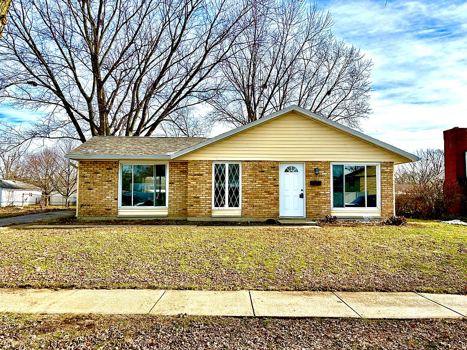 1st image of 802 Applewood Dr