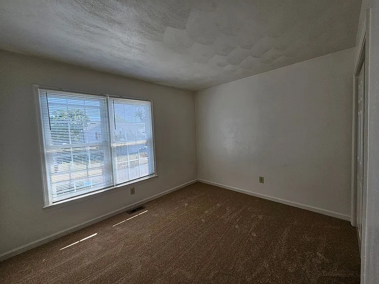 5416 Sweetwater Ct — Photo 15