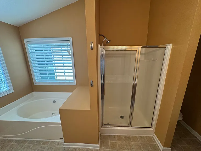 6902 Grand Hickory Dr — Photo 24