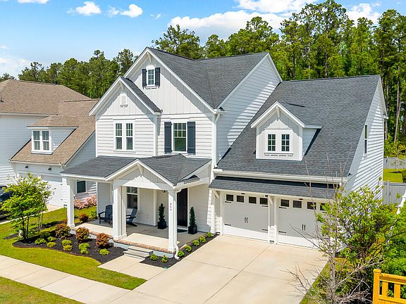 3rd image of 466 Cool Bend Ln
