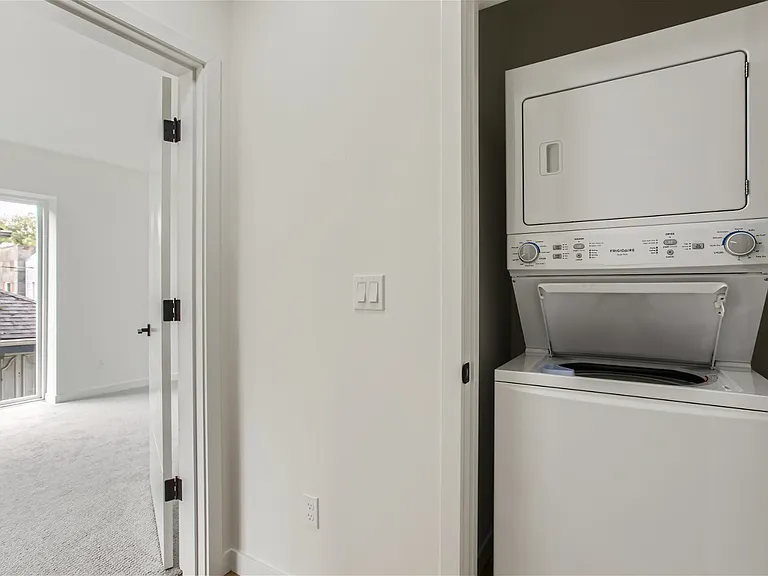 2135 SE 12th Ave — Photo 19