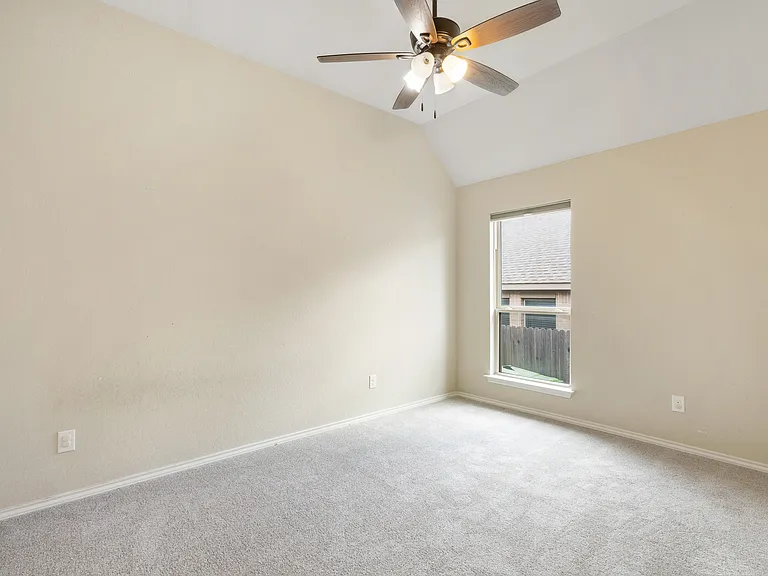 2434 Valencia Crst — Photo 14