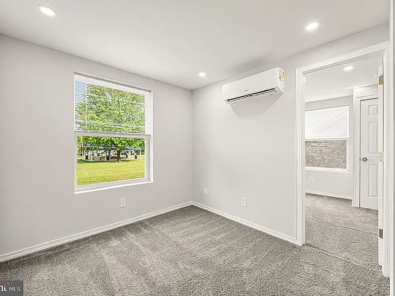 30 Keystone Ave — Photo 16