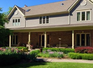 988 Plum Tree Rd, Fox River Grove, IL 60021