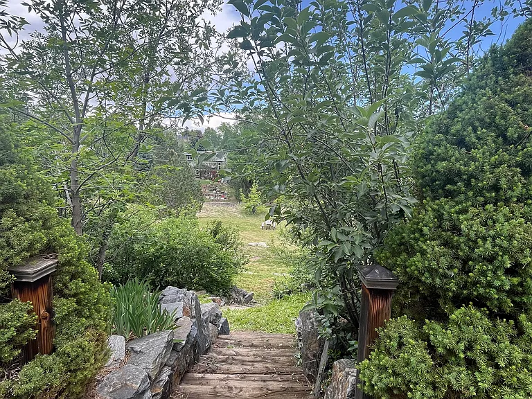 792 Ithaca Dr — Photo 32