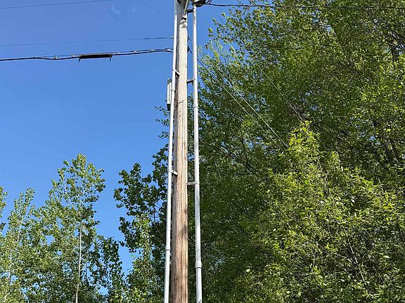 2nd image of 550 Petit Road