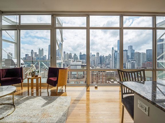 3rd image of 653 N Kingsbury St APT 2506