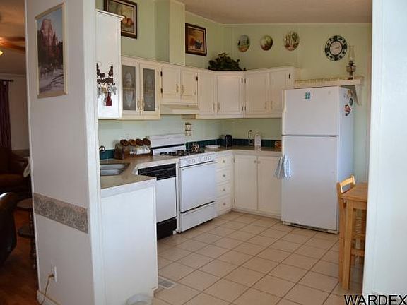 3rd image of 2525 E Jagerson Ave