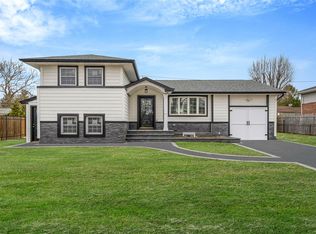 9 Delaware Ave, Commack, NY 11725